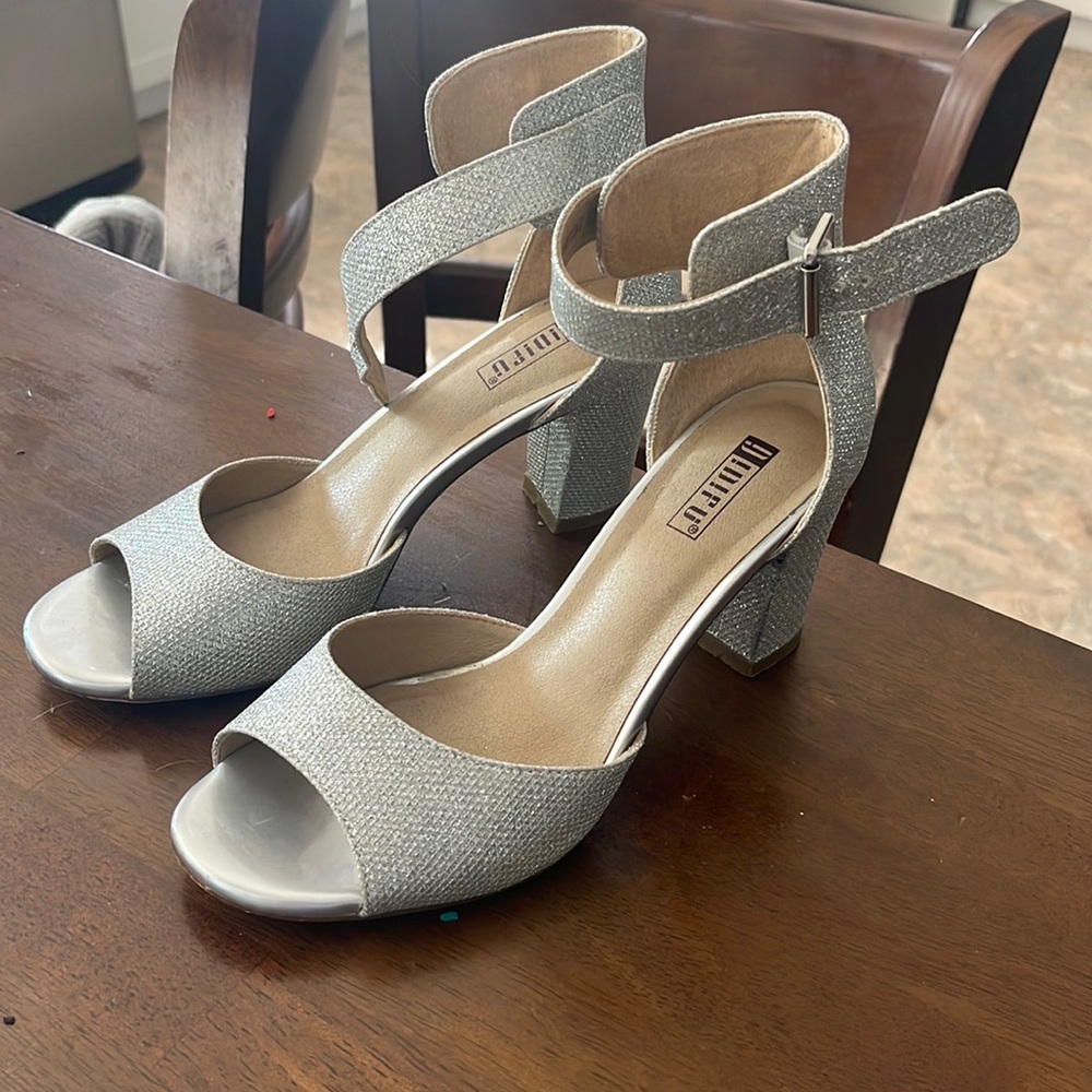 Silver sparkly heels size 8